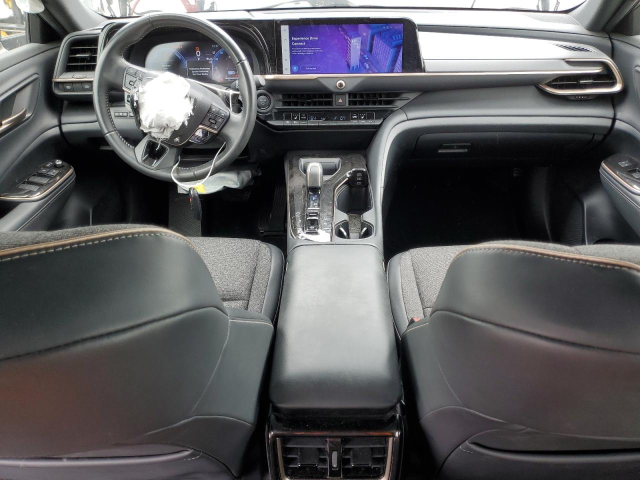 2024 TOYOTA Crown