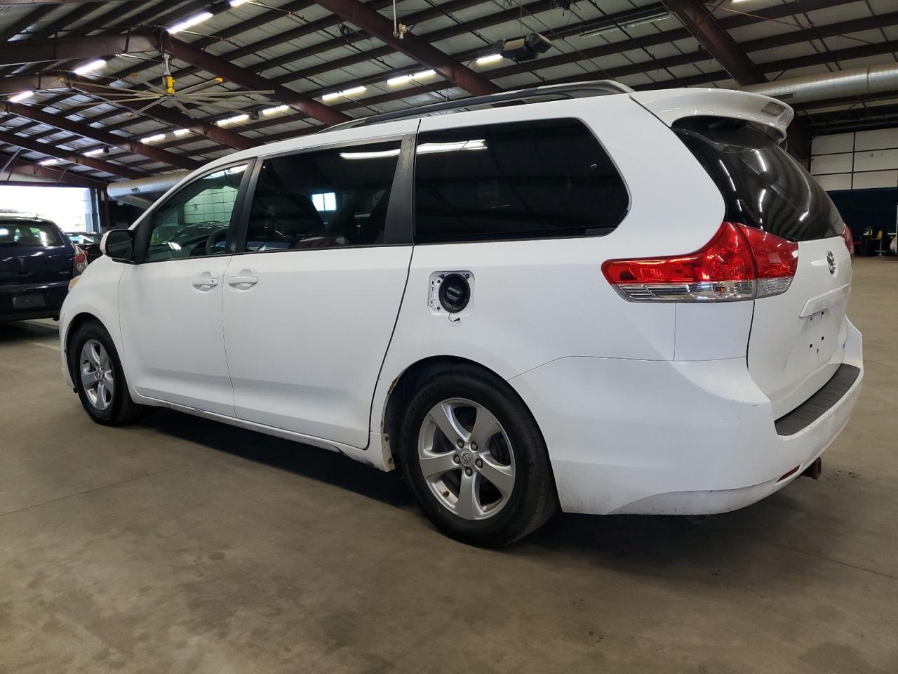 2012 TOYOTA SIENNA