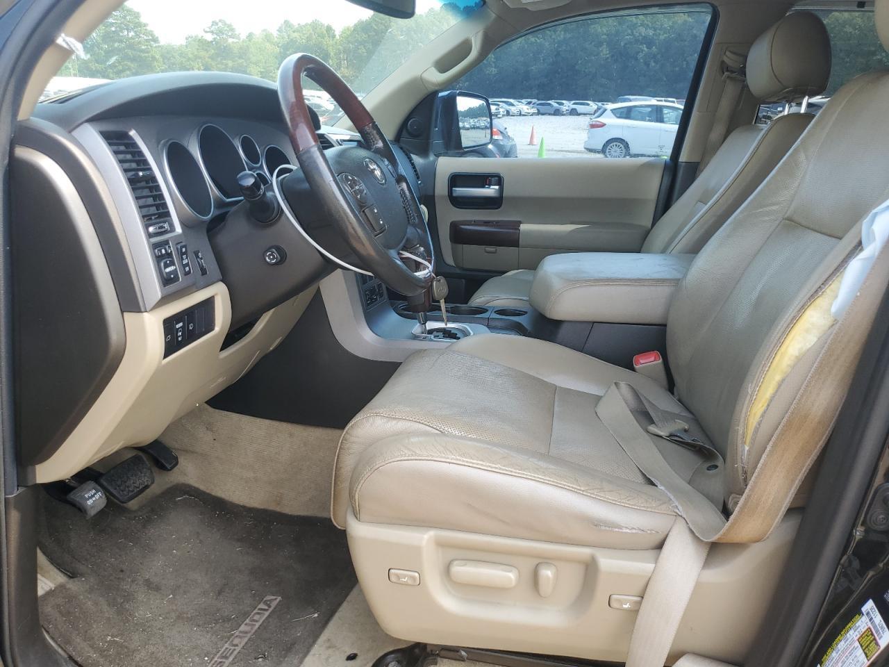 2011 TOYOTA Sequoia