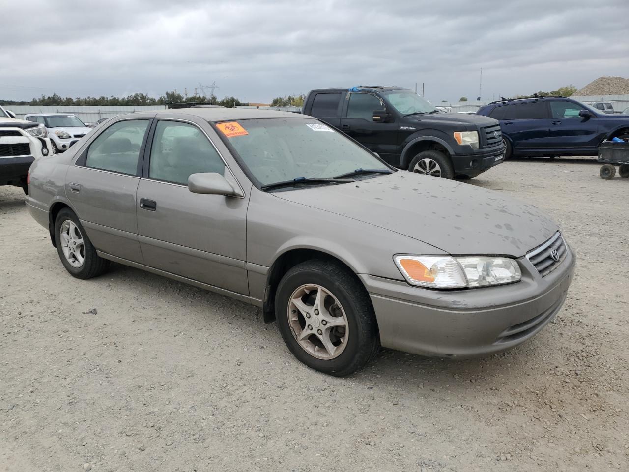 2001 TOYOTA CAMRY