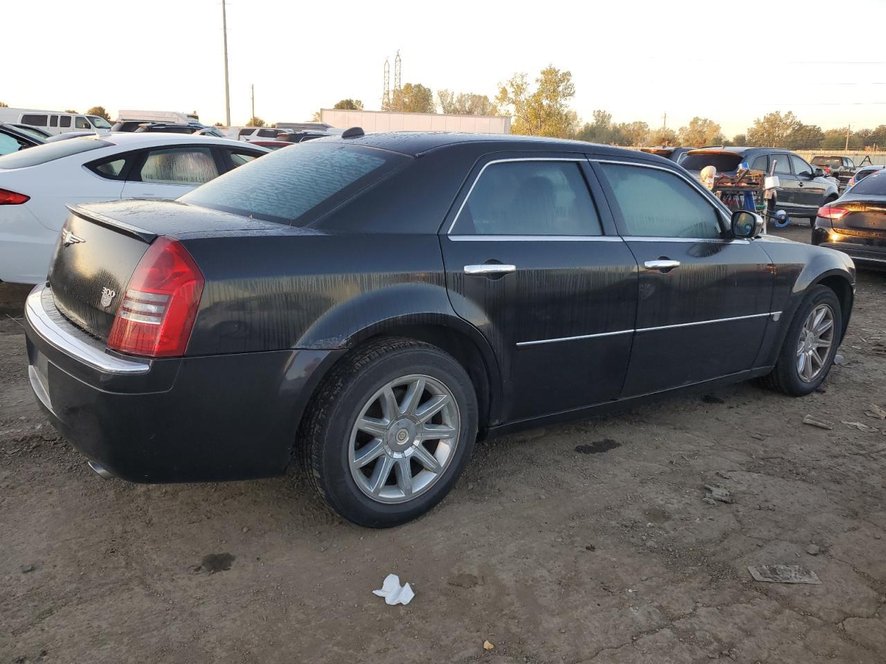 2005 CHRYSLER 300