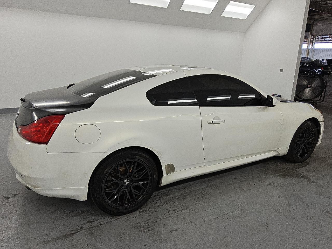 2011 INFINITI G37