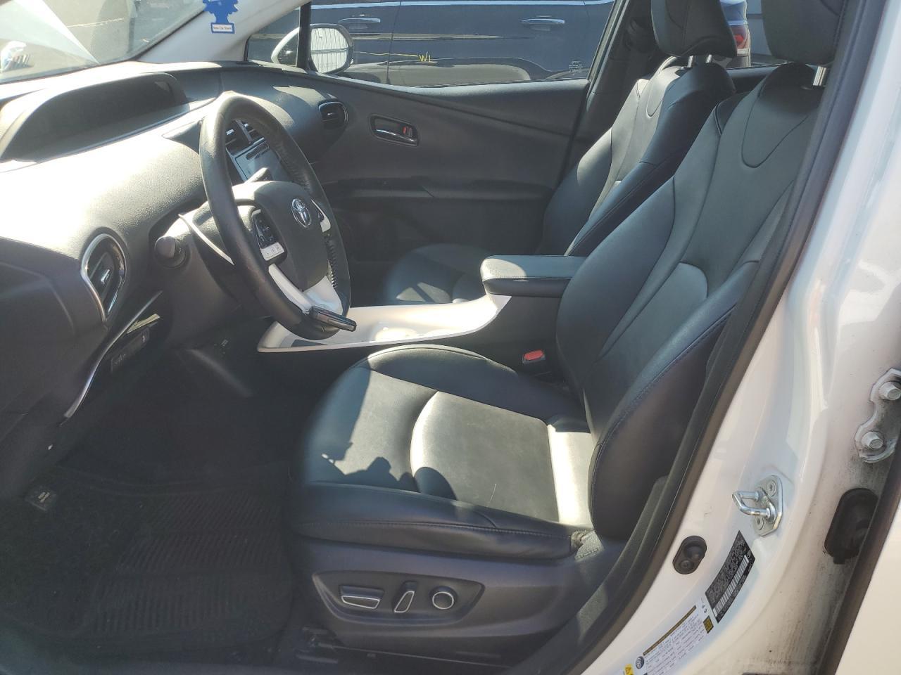 2016 TOYOTA PRIUS