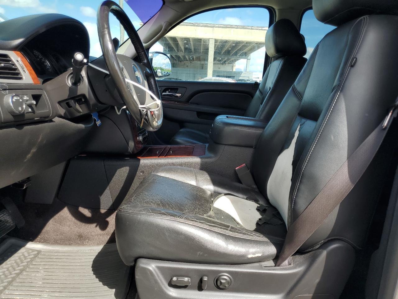 2014 CHEVROLET Suburban