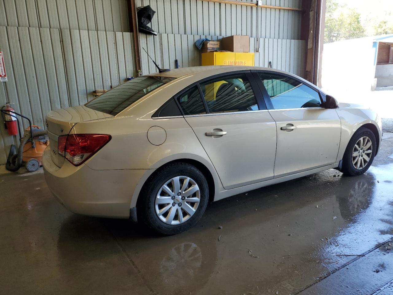 2011 CHEVROLET CRUZE
