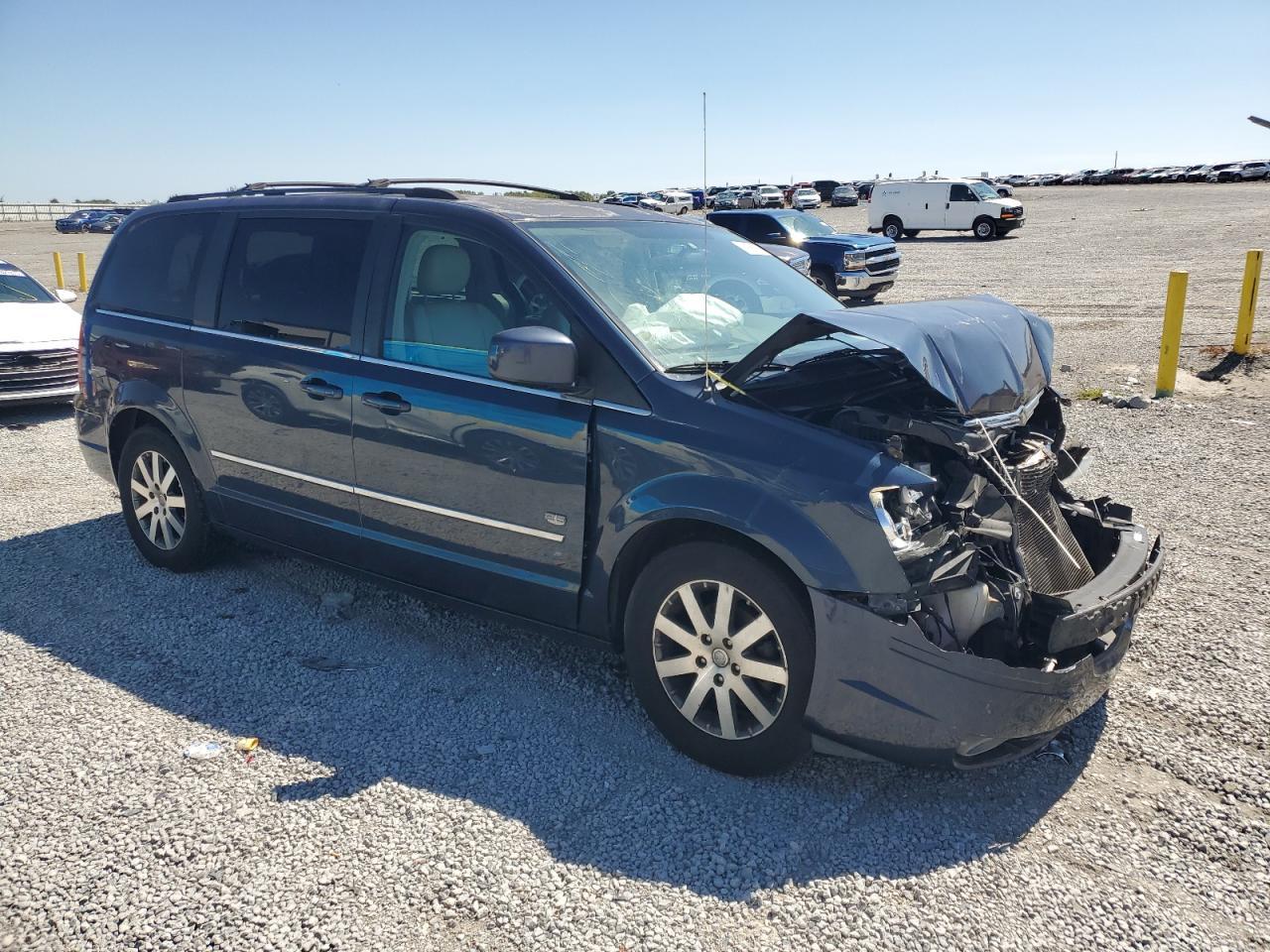 2009 CHRYSLER Town & Country