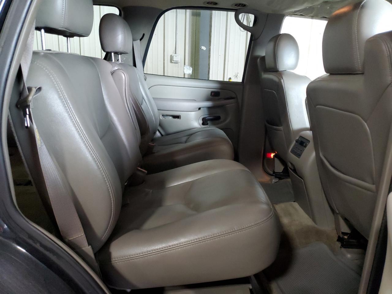 2004 CHEVROLET Tahoe
