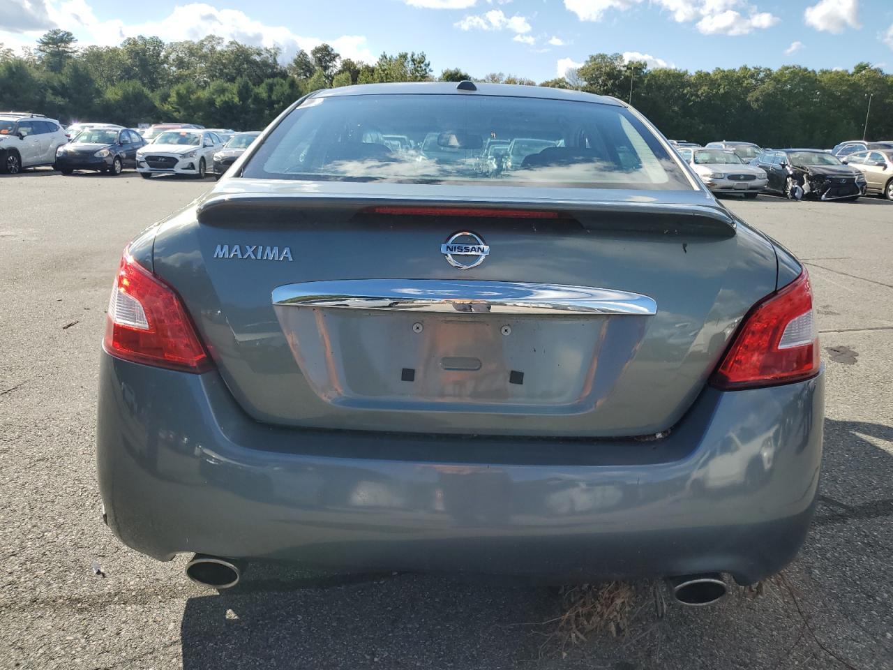 2011 NISSAN Maxima