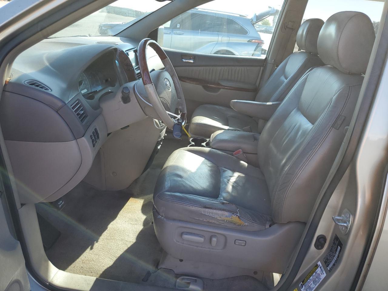 2005 TOYOTA SIENNA