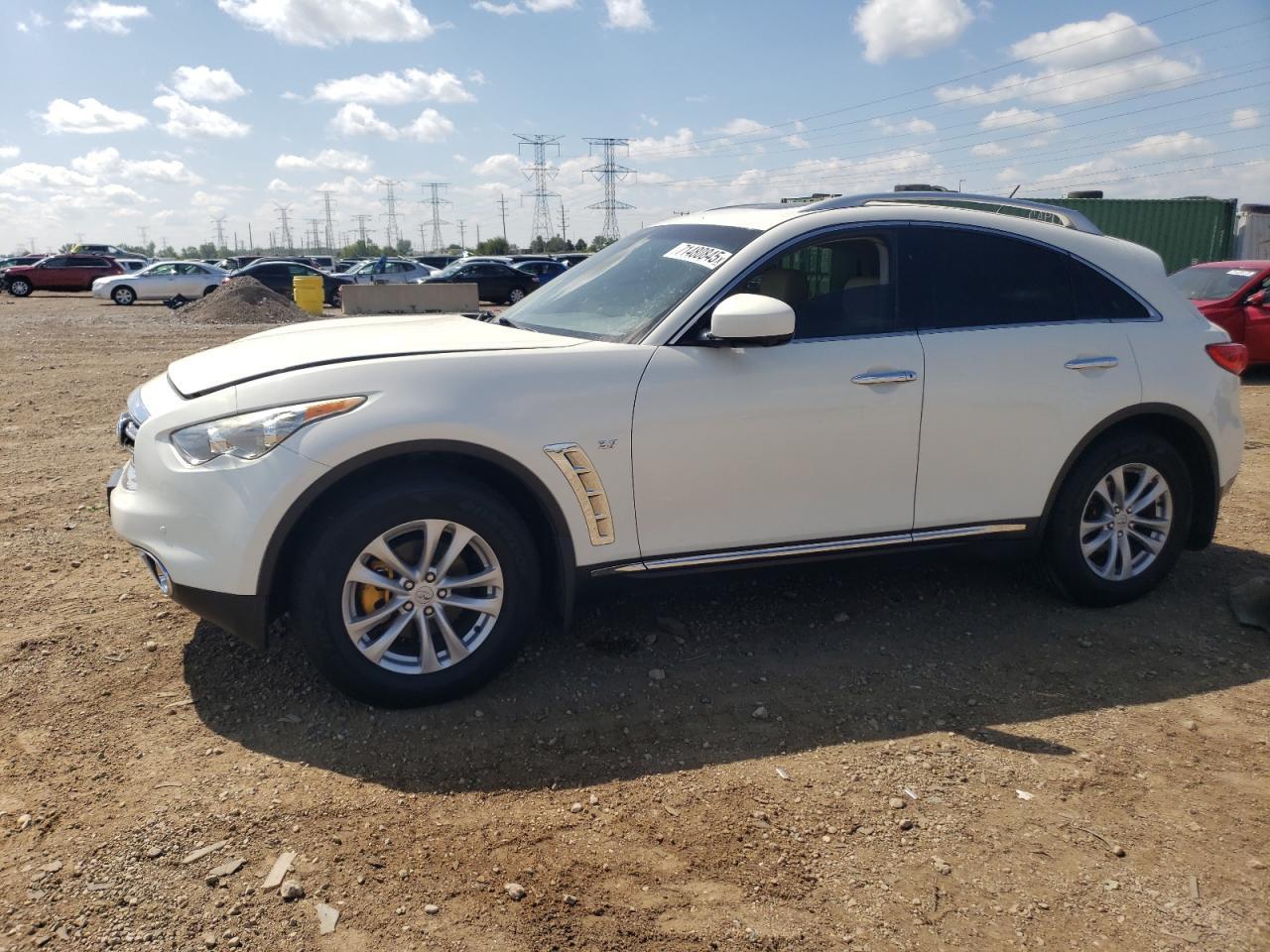 2016 INFINITI QX70