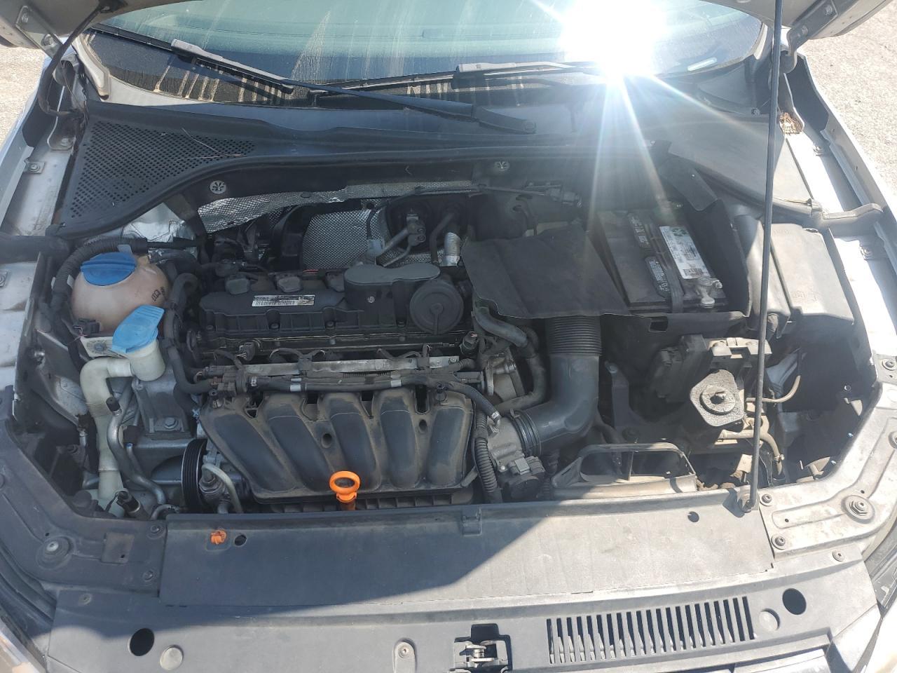 2012 VOLKSWAGEN Passat