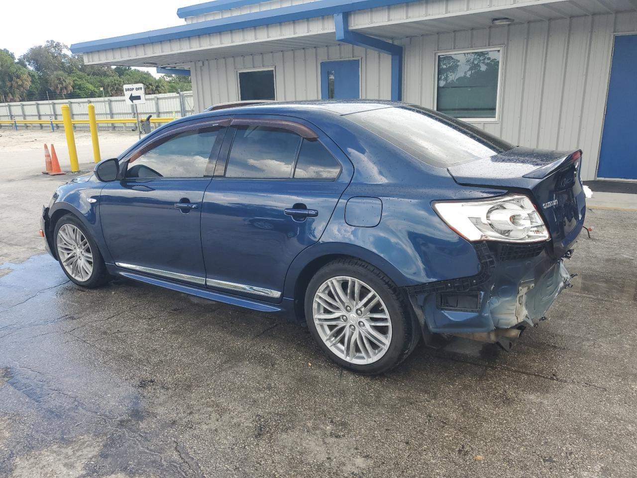 2011 SUZUKI Kizashi