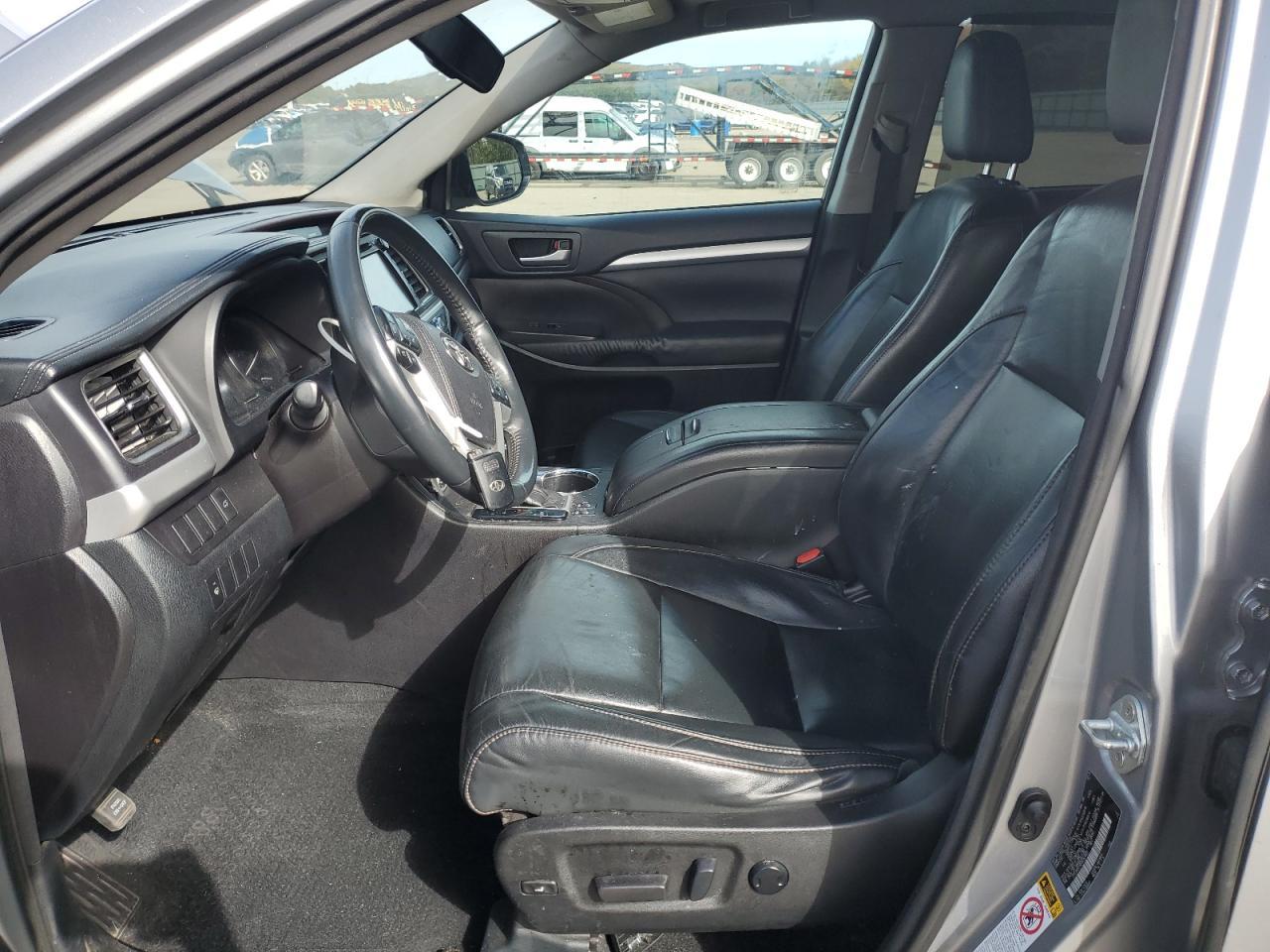 2016 TOYOTA HIGHLANDER