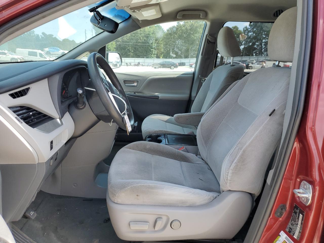 2015 TOYOTA SIENNA