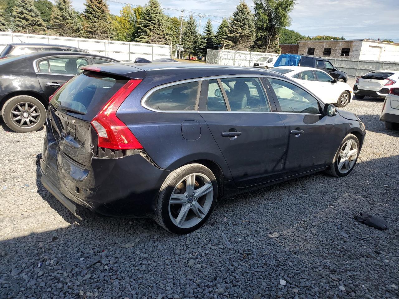 2016 VOLVO V60