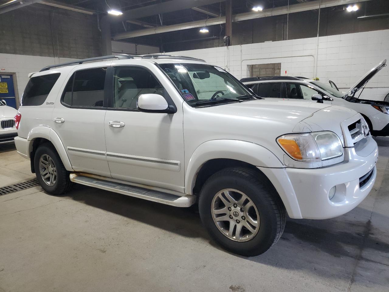 2005 TOYOTA Sequoia