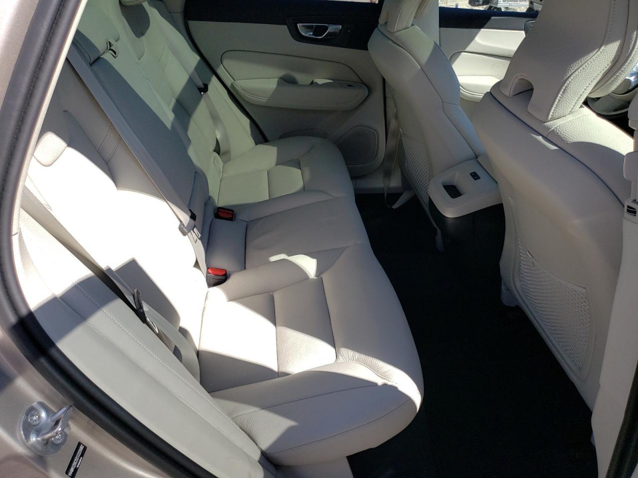 2025 VOLVO XC60