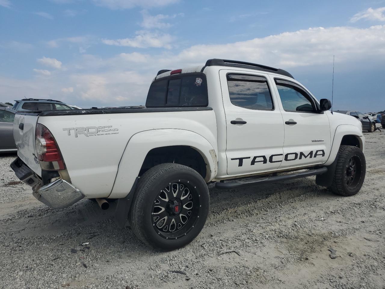 2011 TOYOTA TACOMA