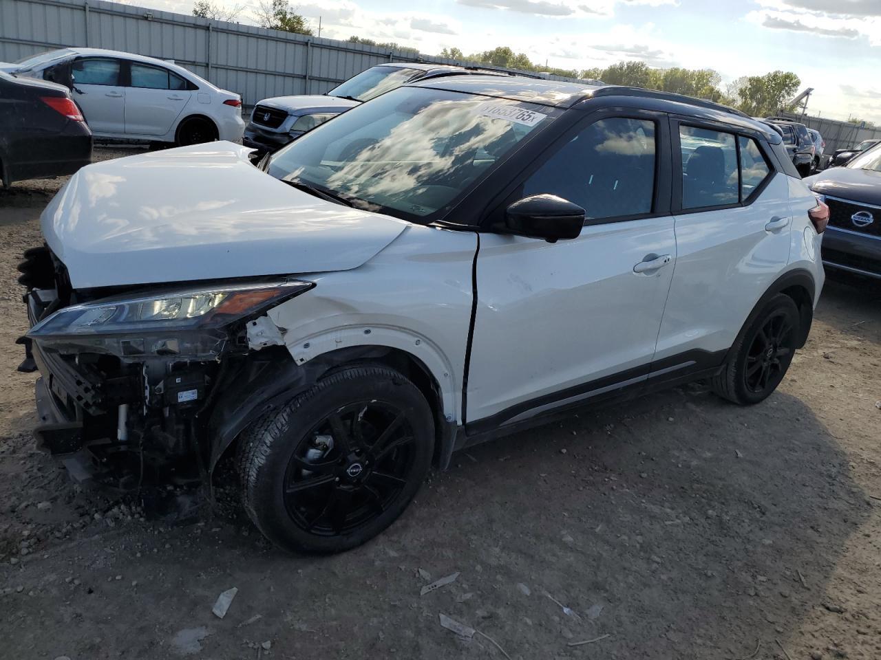 2024 NISSAN KICKS