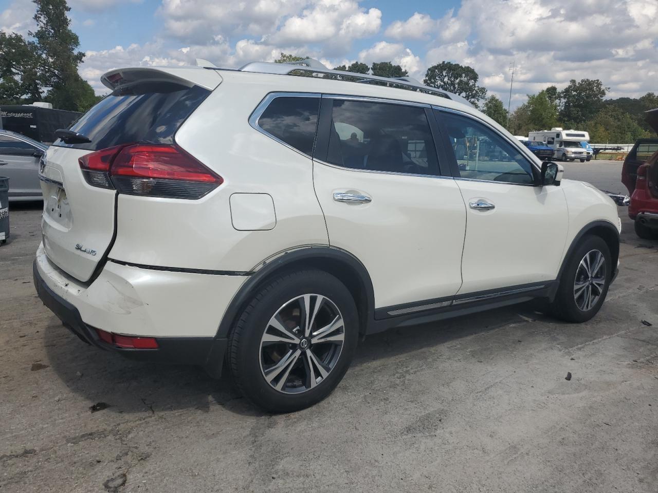 2017 NISSAN ROGUE