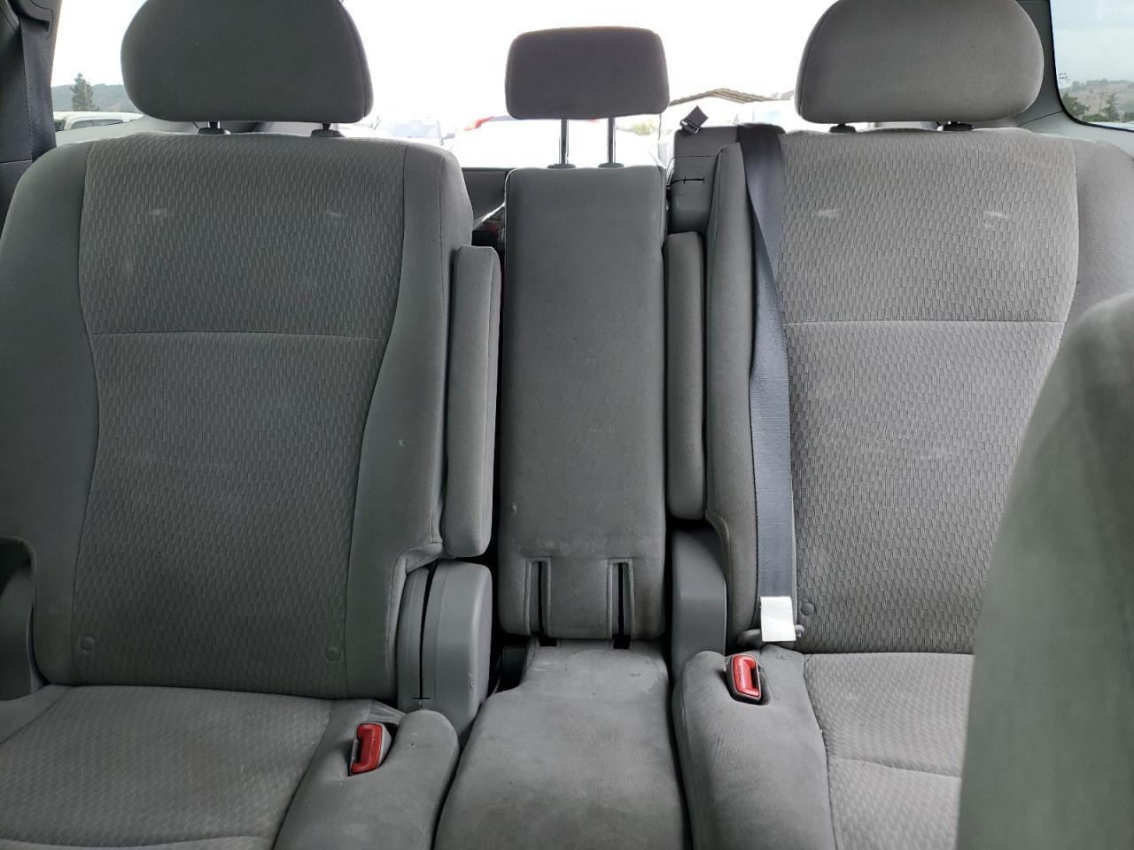 2010 TOYOTA HIGHLANDER