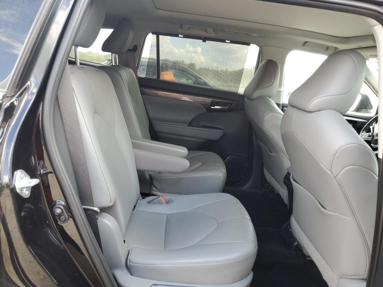 2021 TOYOTA HIGHLANDER