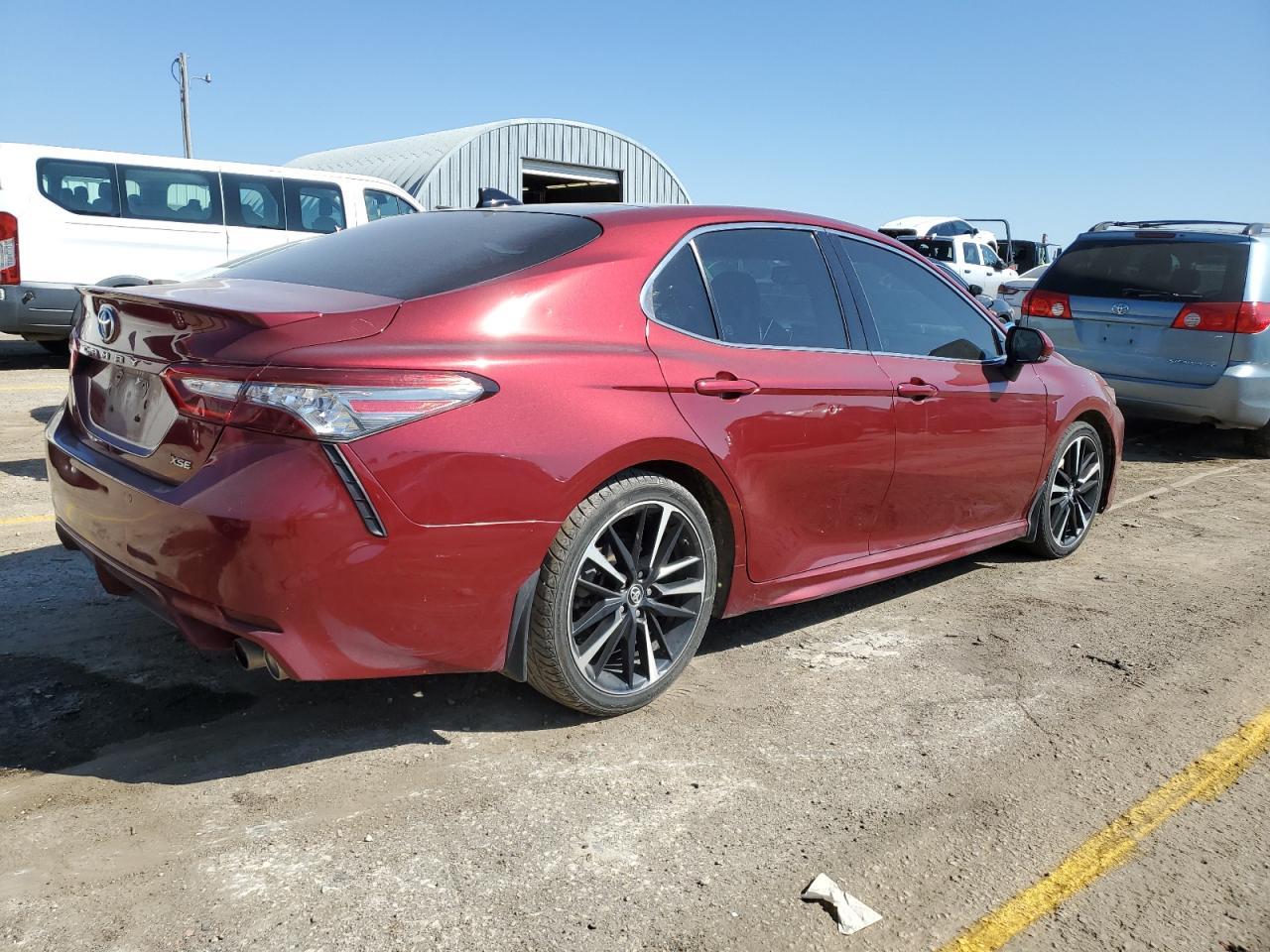 2018 TOYOTA CAMRY