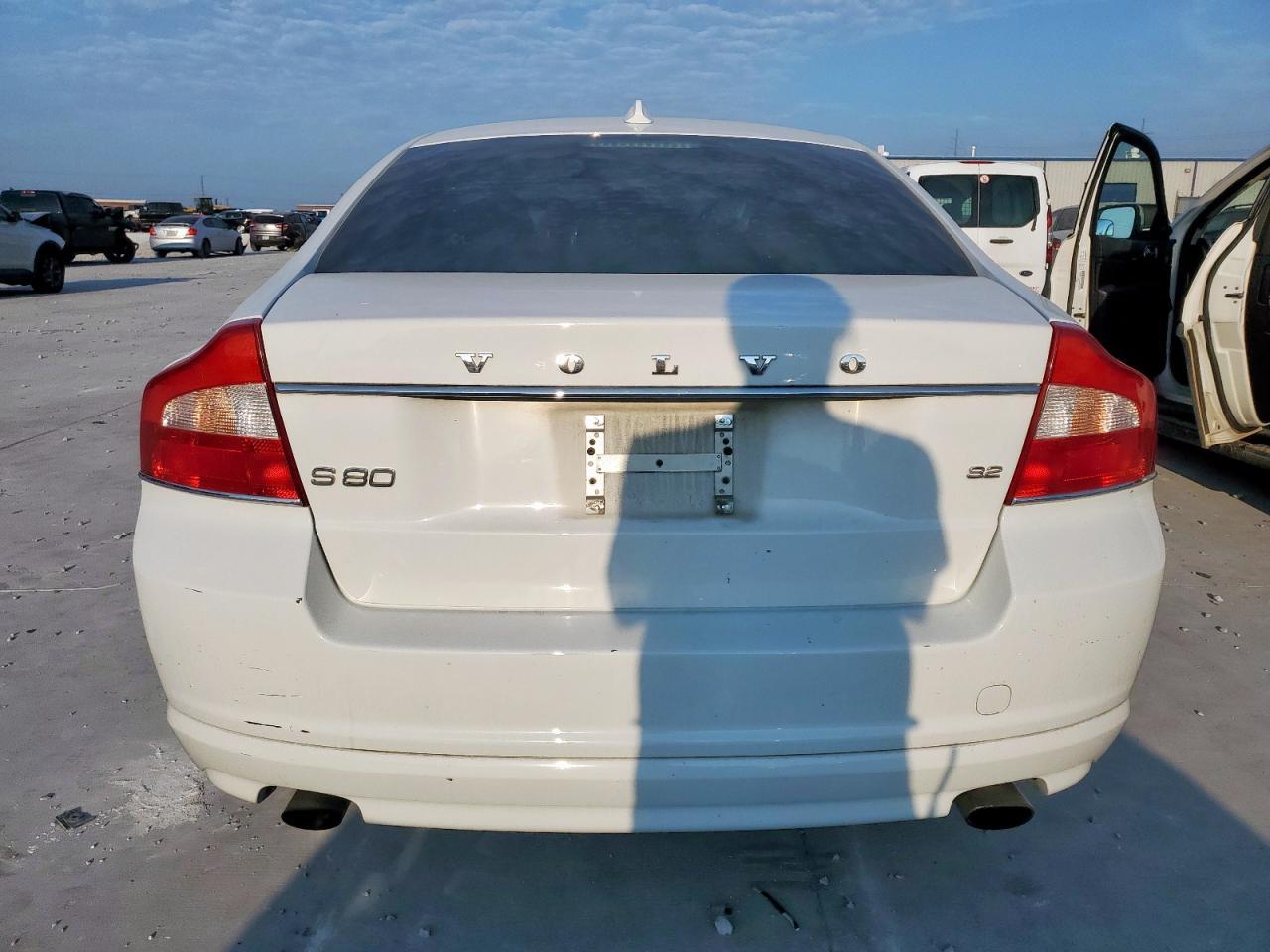 2010 VOLVO S80
