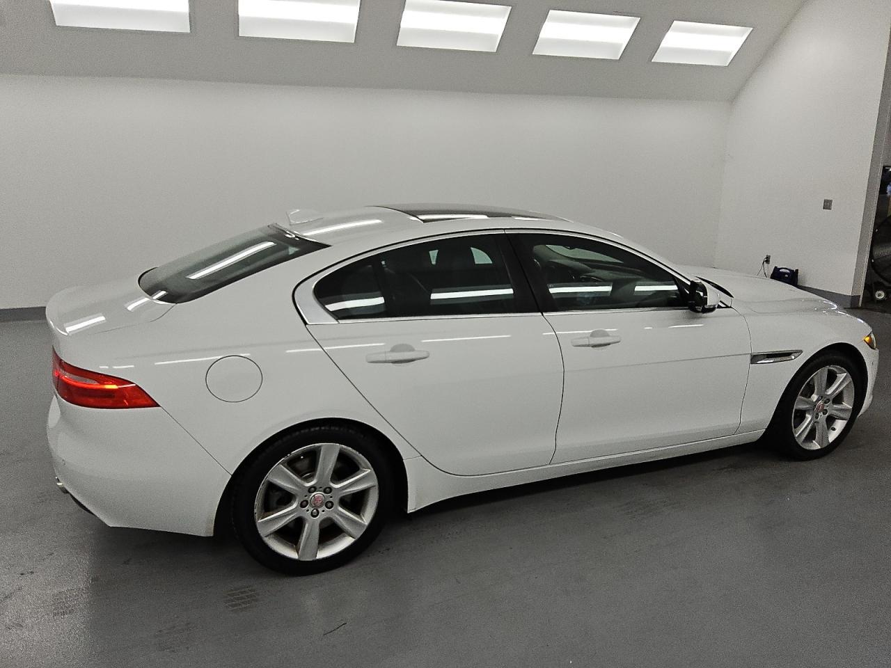 2017 JAGUAR XE