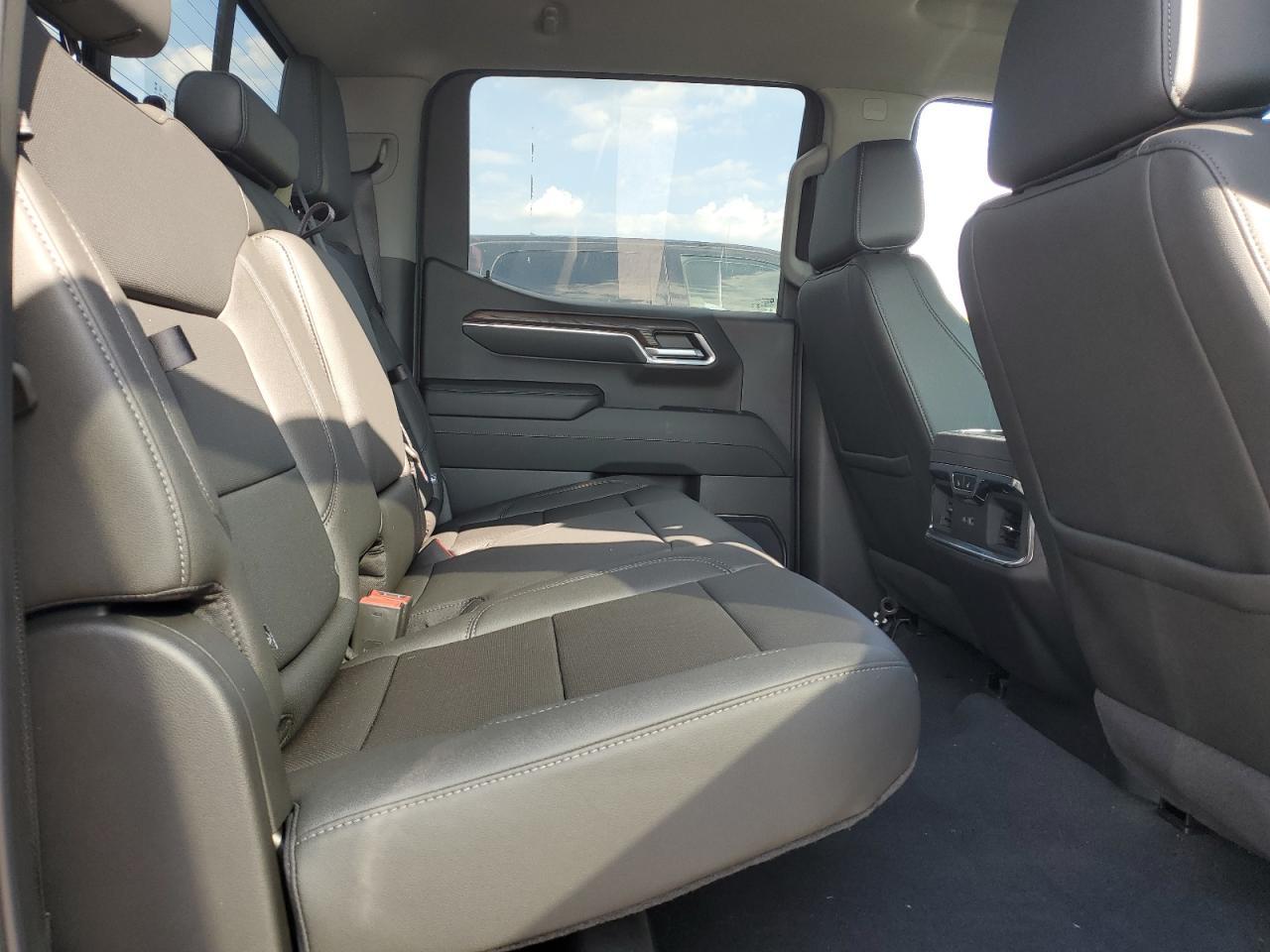 2024 GMC Sierra