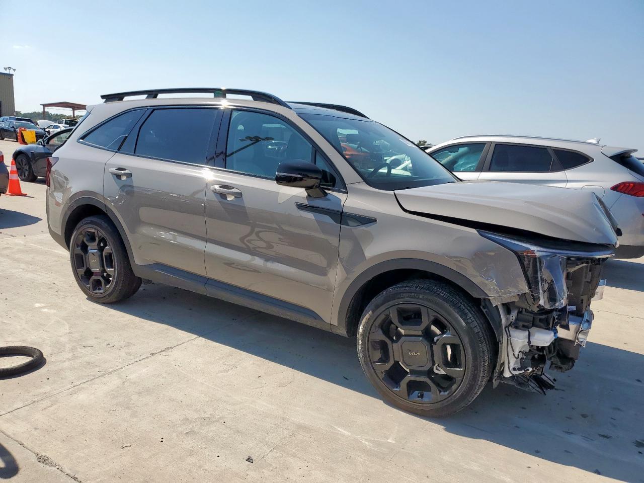2025 KIA SORENTO