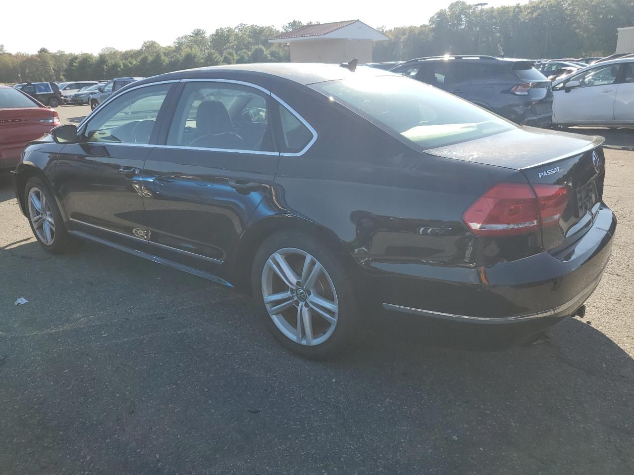 2014 VOLKSWAGEN Passat