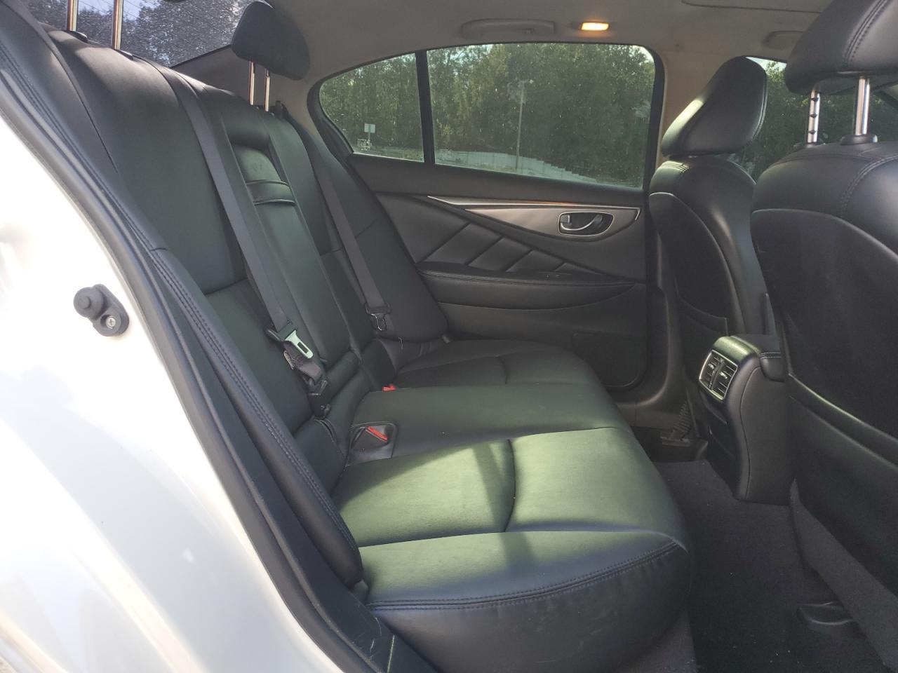 2015 INFINITI Q50