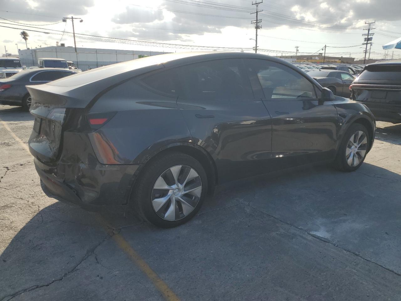 2024 TESLA MODEL Y