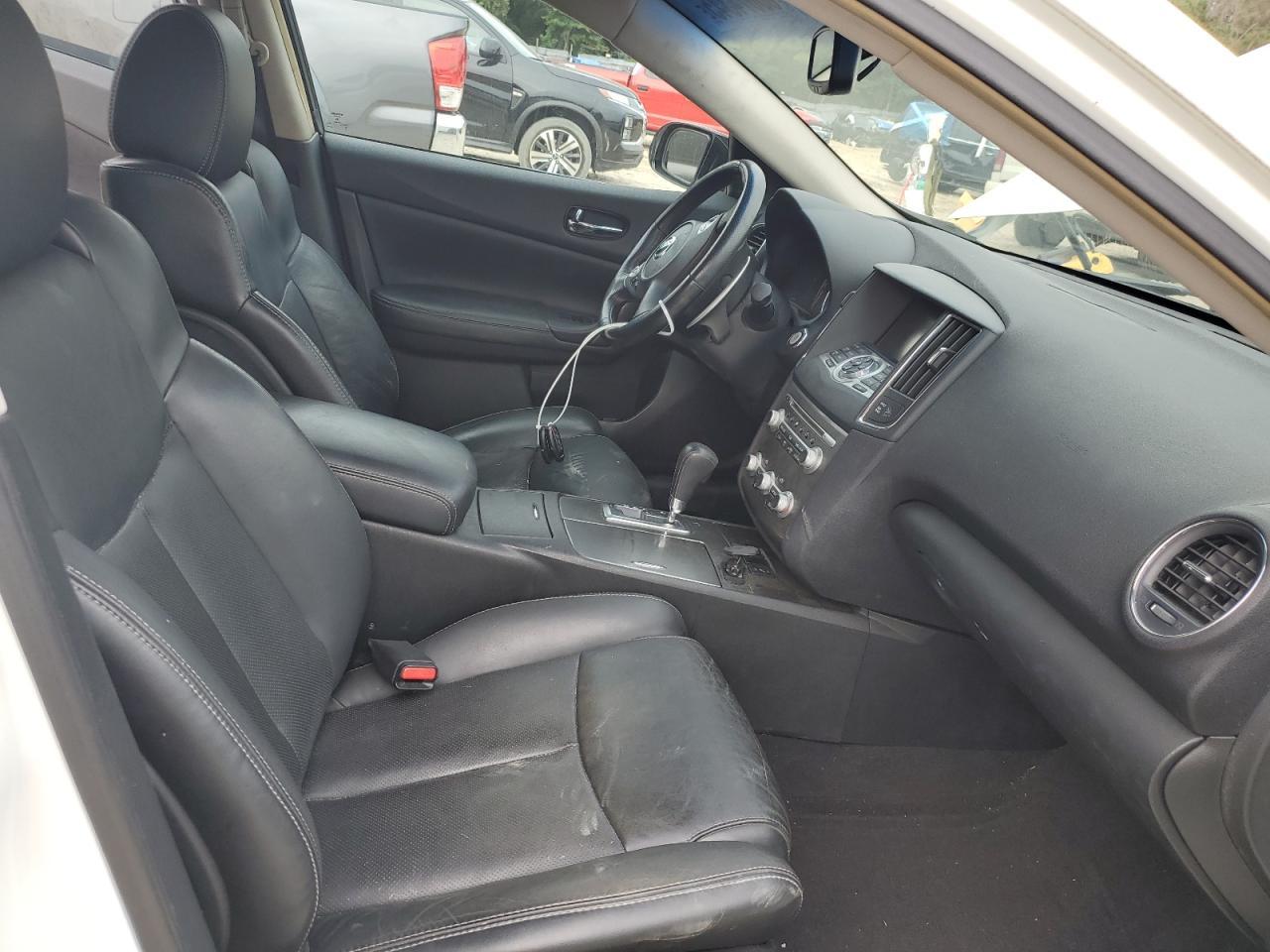 2014 NISSAN Maxima