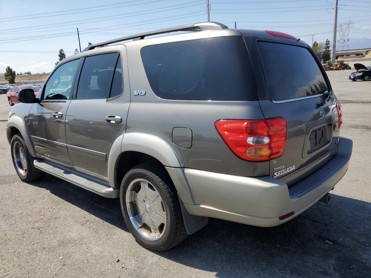 2004 TOYOTA Sequoia