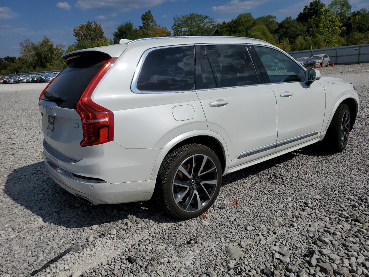2021 VOLVO XC90