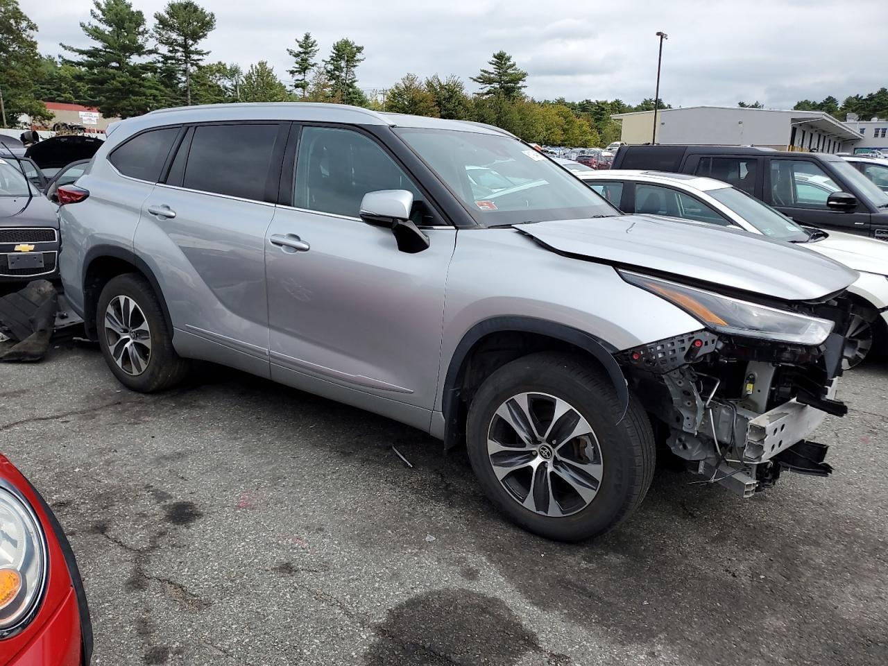2022 TOYOTA HIGHLANDER