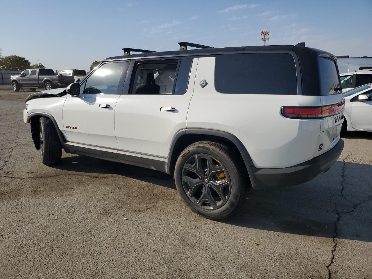 2025 RIVIAN R1s