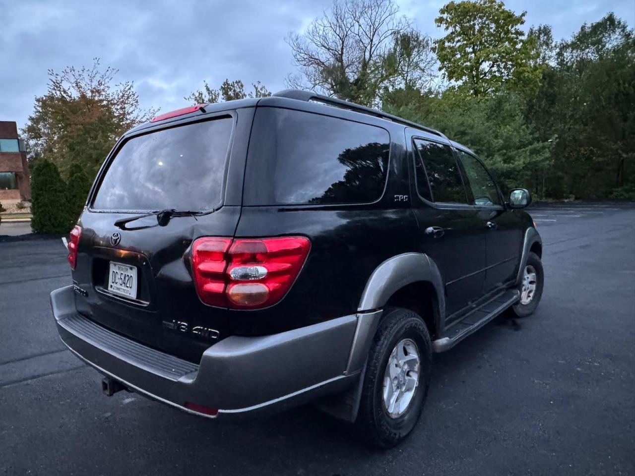 2004 TOYOTA Sequoia