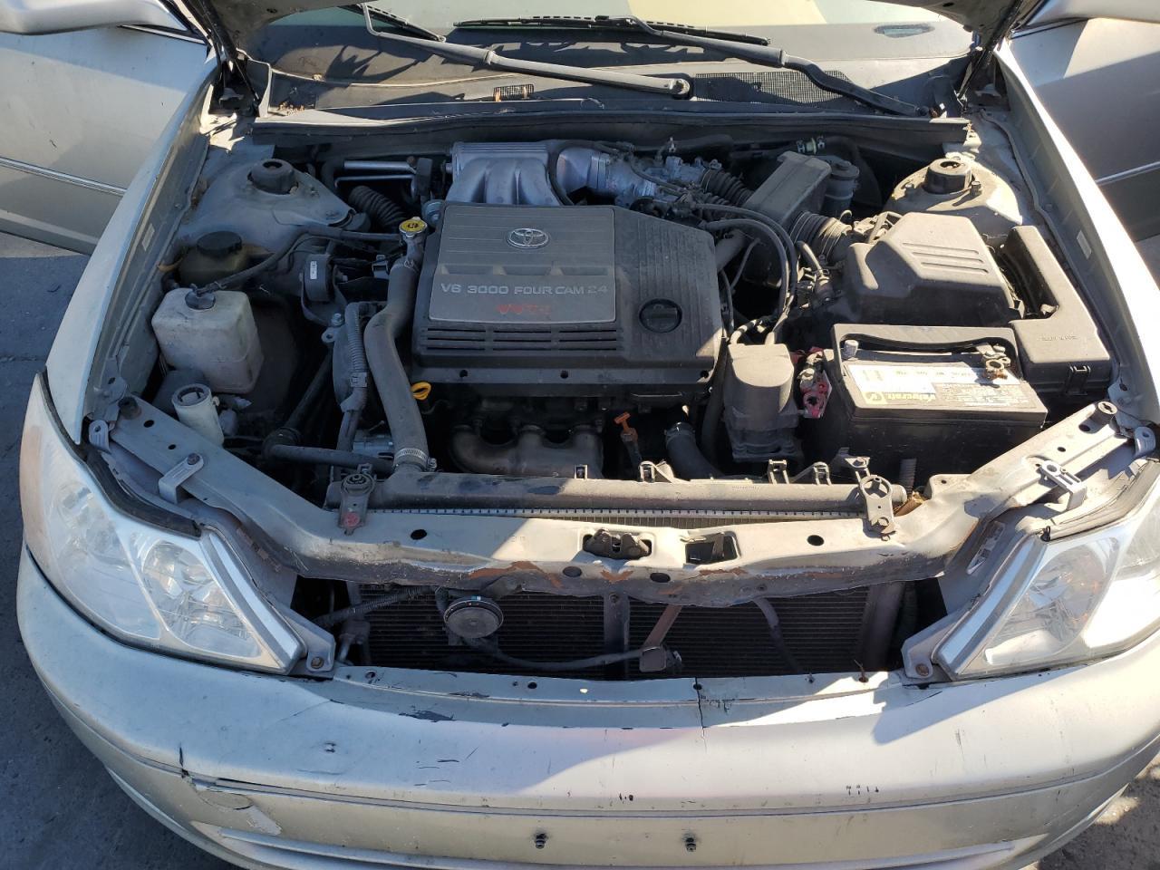2002 TOYOTA Avalon