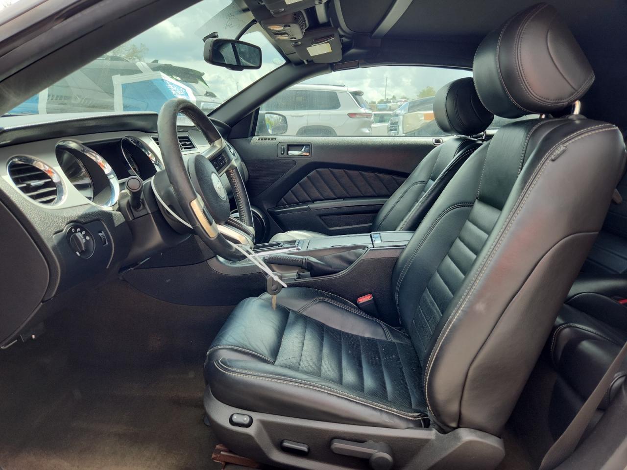 2013 FORD MUSTANG