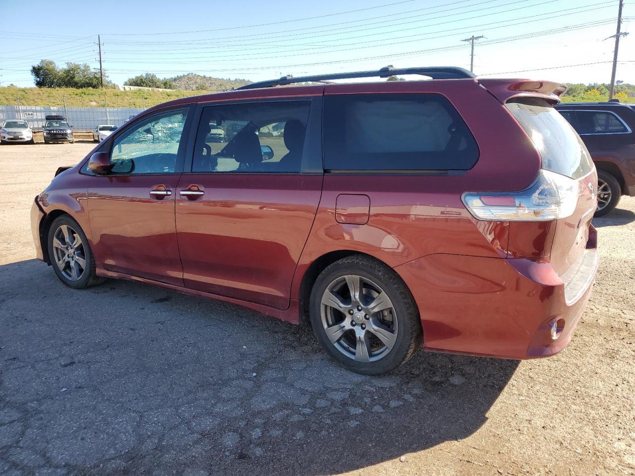 2017 TOYOTA SIENNA