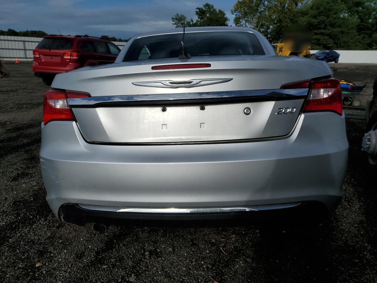 2011 CHRYSLER 200