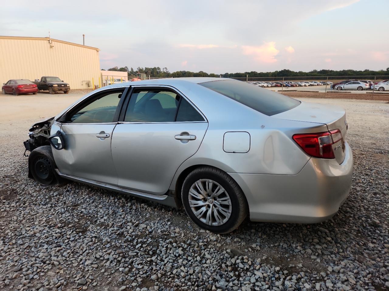 2014 TOYOTA CAMRY