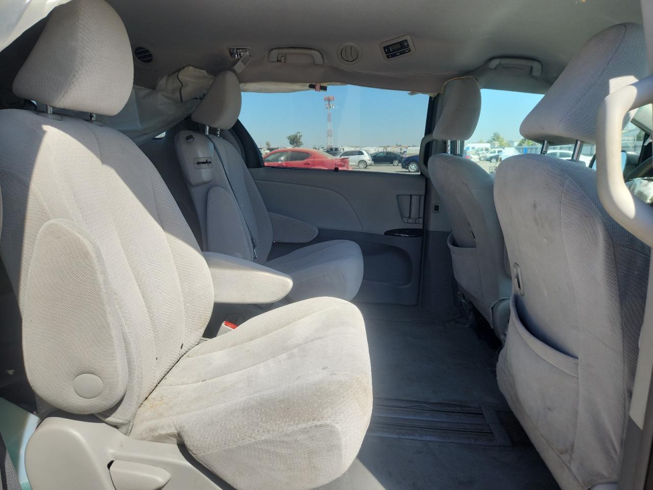 2013 TOYOTA SIENNA