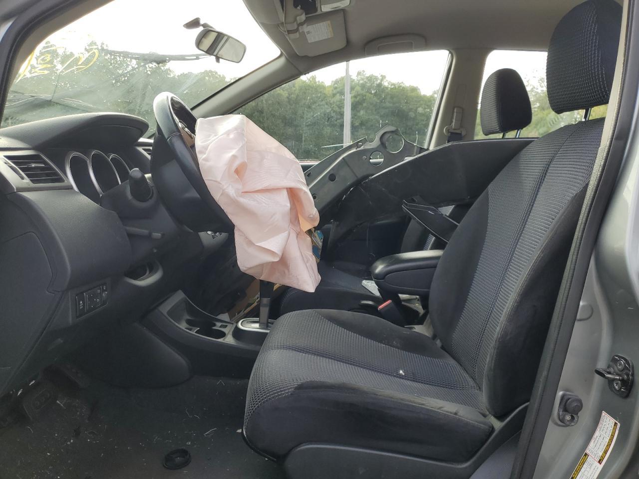 2010 NISSAN VERSA