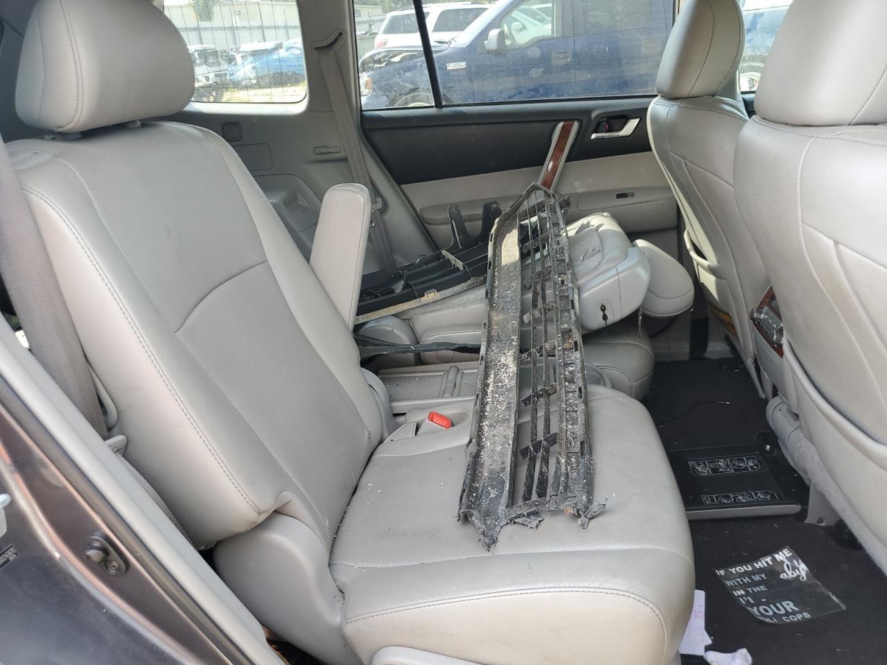 2013 TOYOTA HIGHLANDER