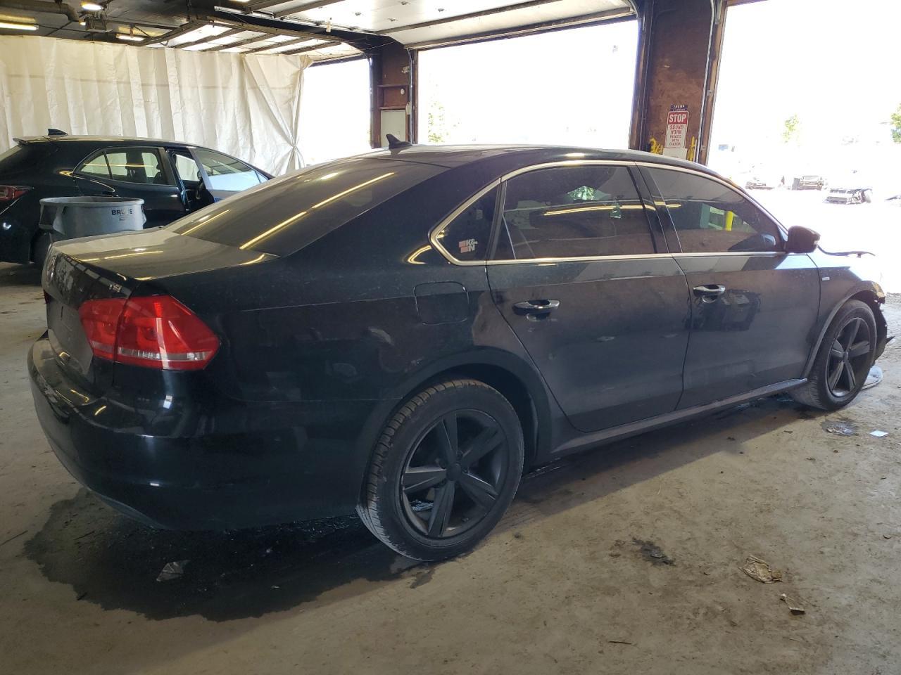 2015 VOLKSWAGEN Passat
