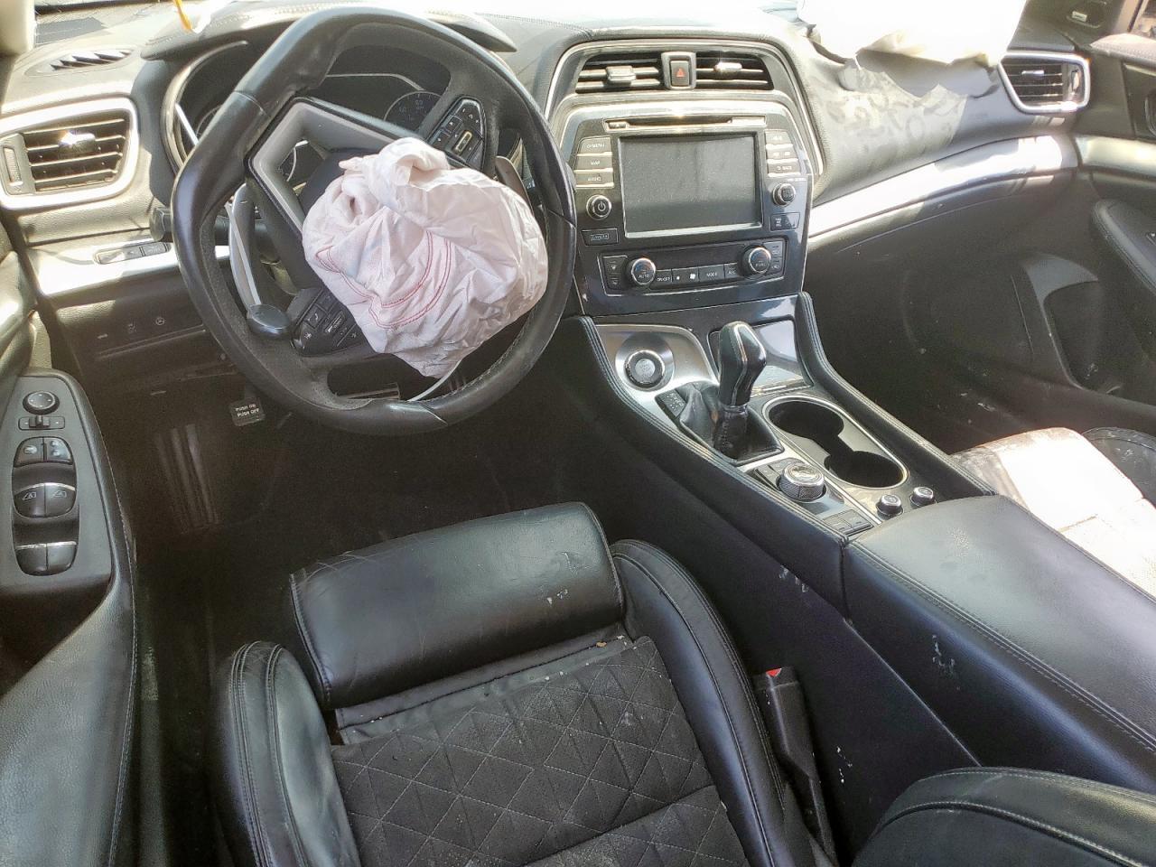 2017 NISSAN Maxima